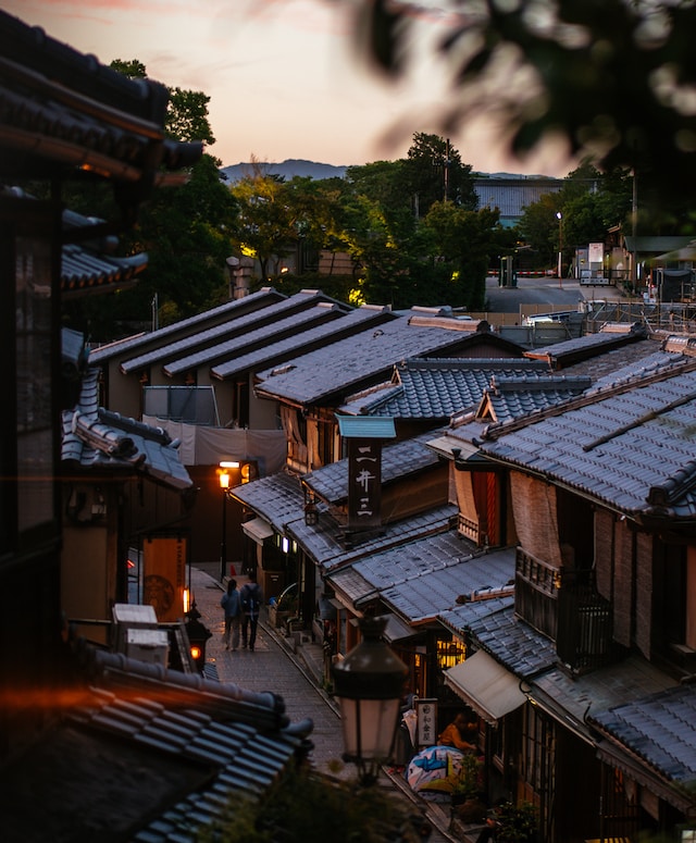 The historical narrow streets of Gion in Kyoto a night